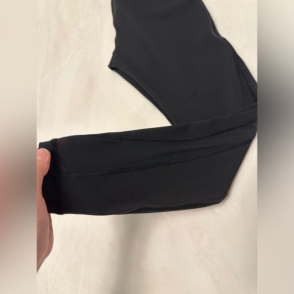 Lululemon legging with meshed calf size 4 - Picture 4 of 6